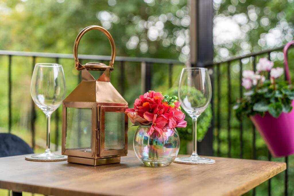 Forest View Apartment- Private Balcony Southampton Bagian luar foto